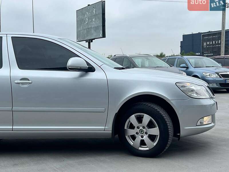 Лифтбек Skoda Octavia 2011 в Львове