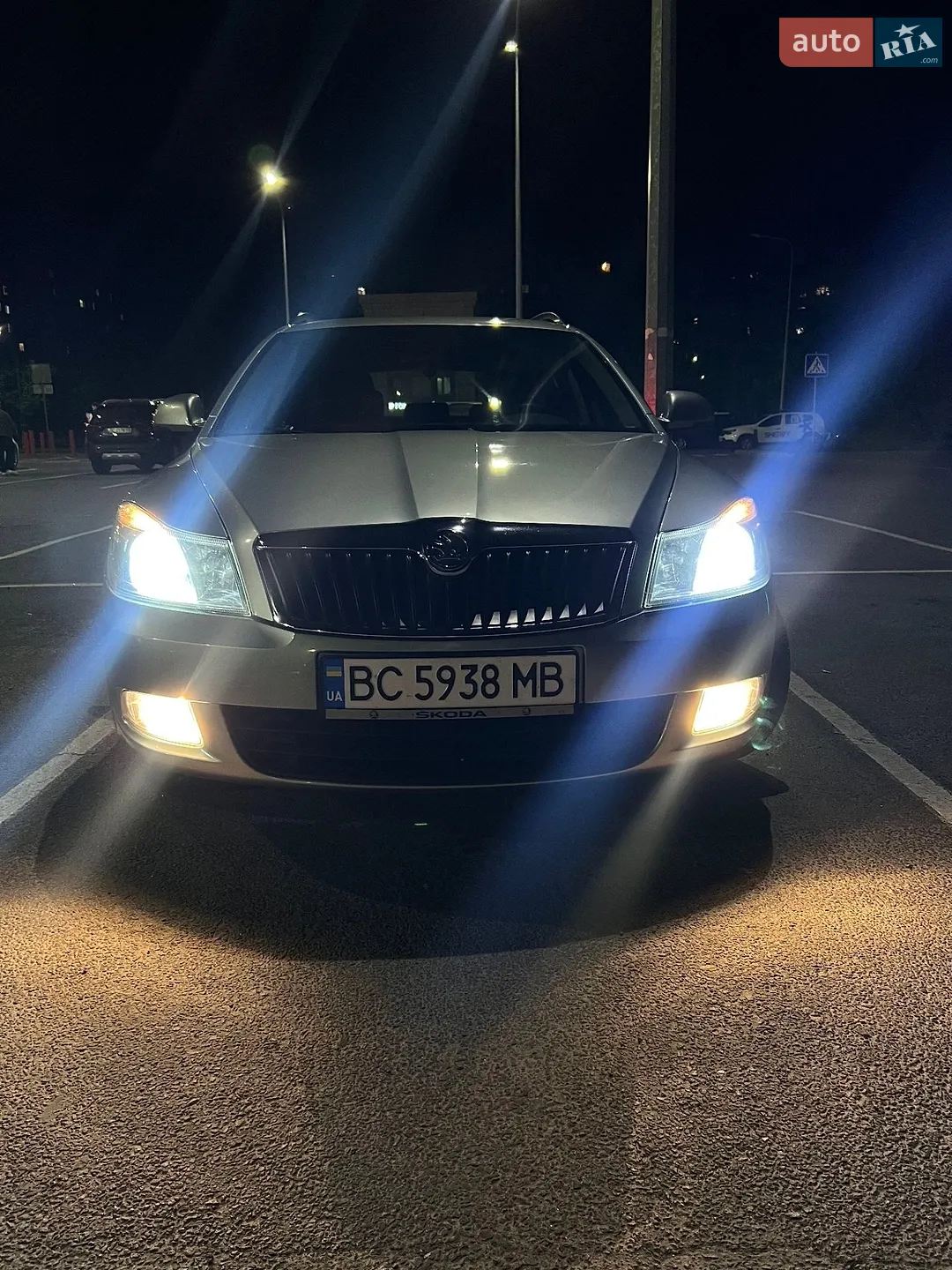 2010 Skoda Octavia - мініатюра 3