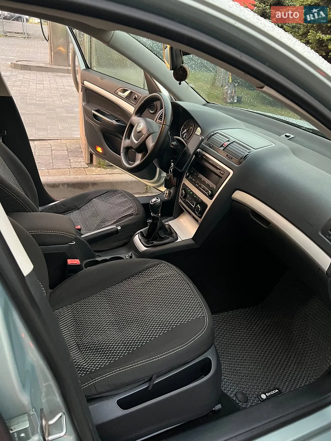 2010 Skoda Octavia - мініатюра 23