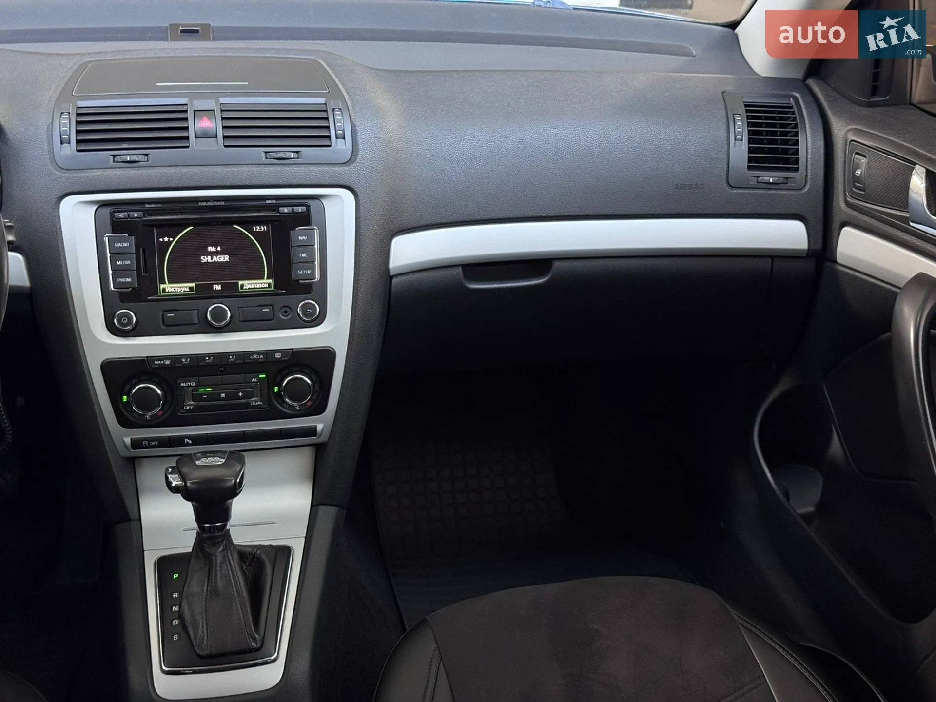 2010 Skoda Octavia - мініатюра 21