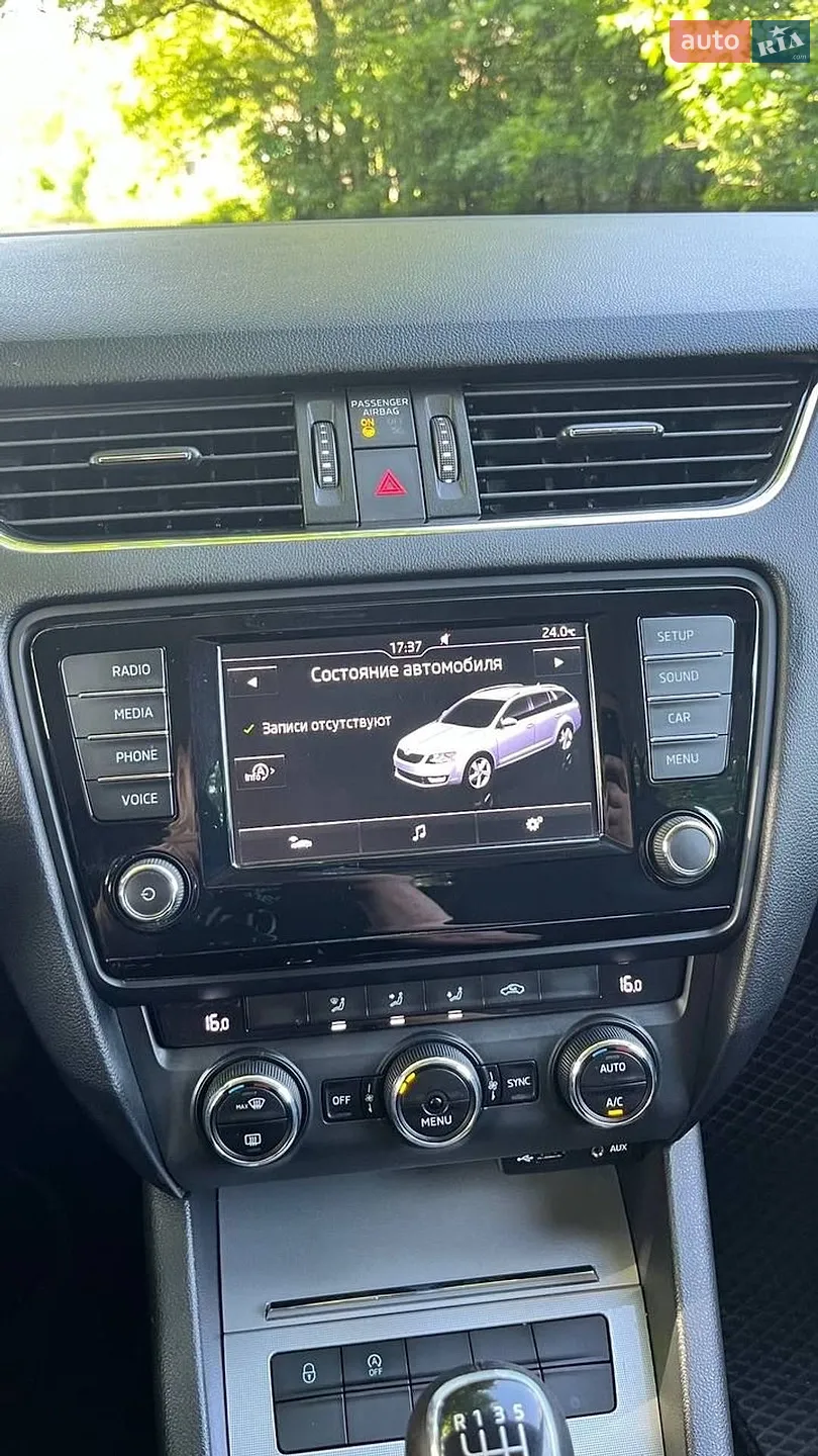 2016 Skoda Octavia - мініатюра 24