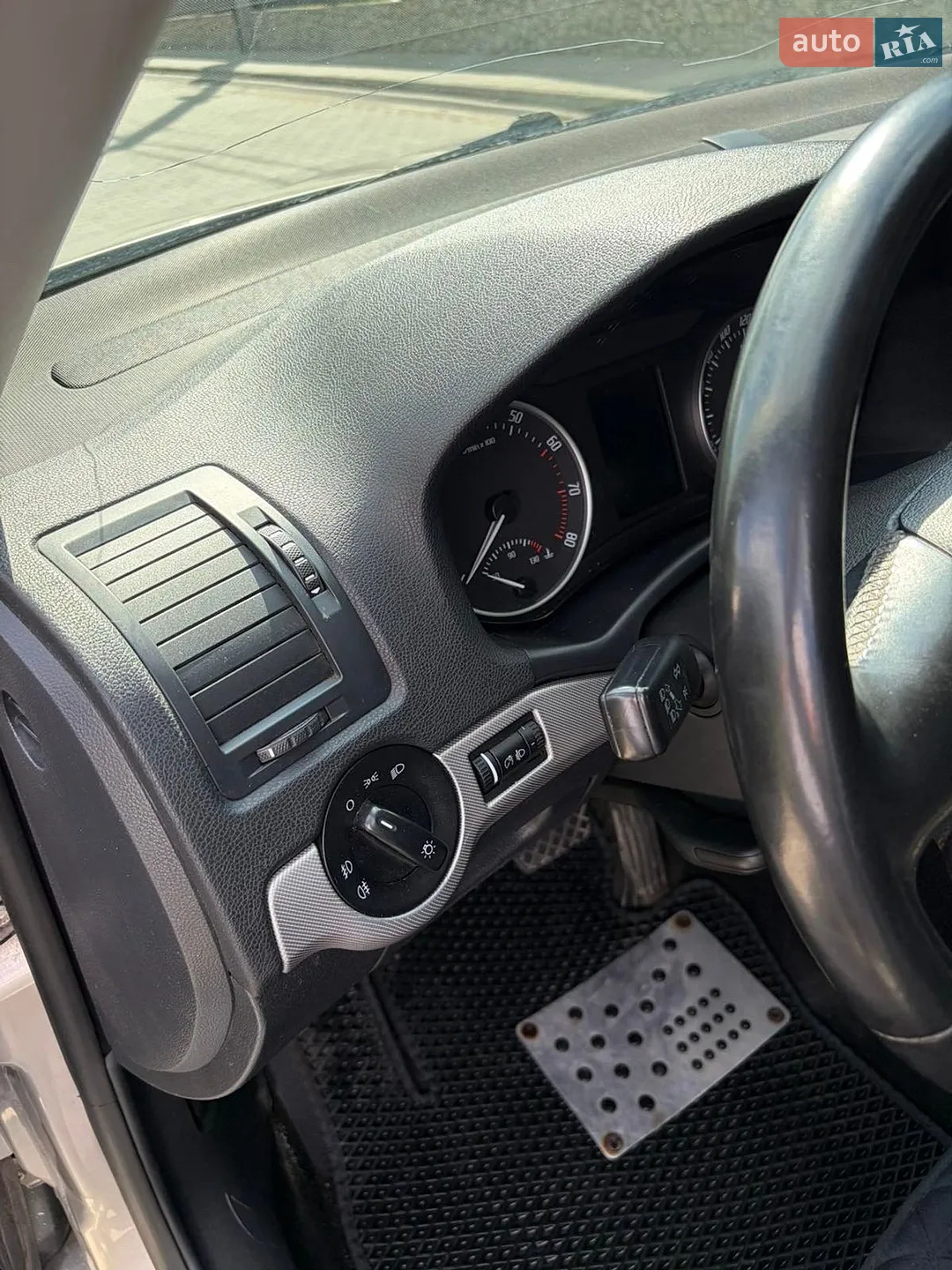 2011 Skoda Octavia - мініатюра 25