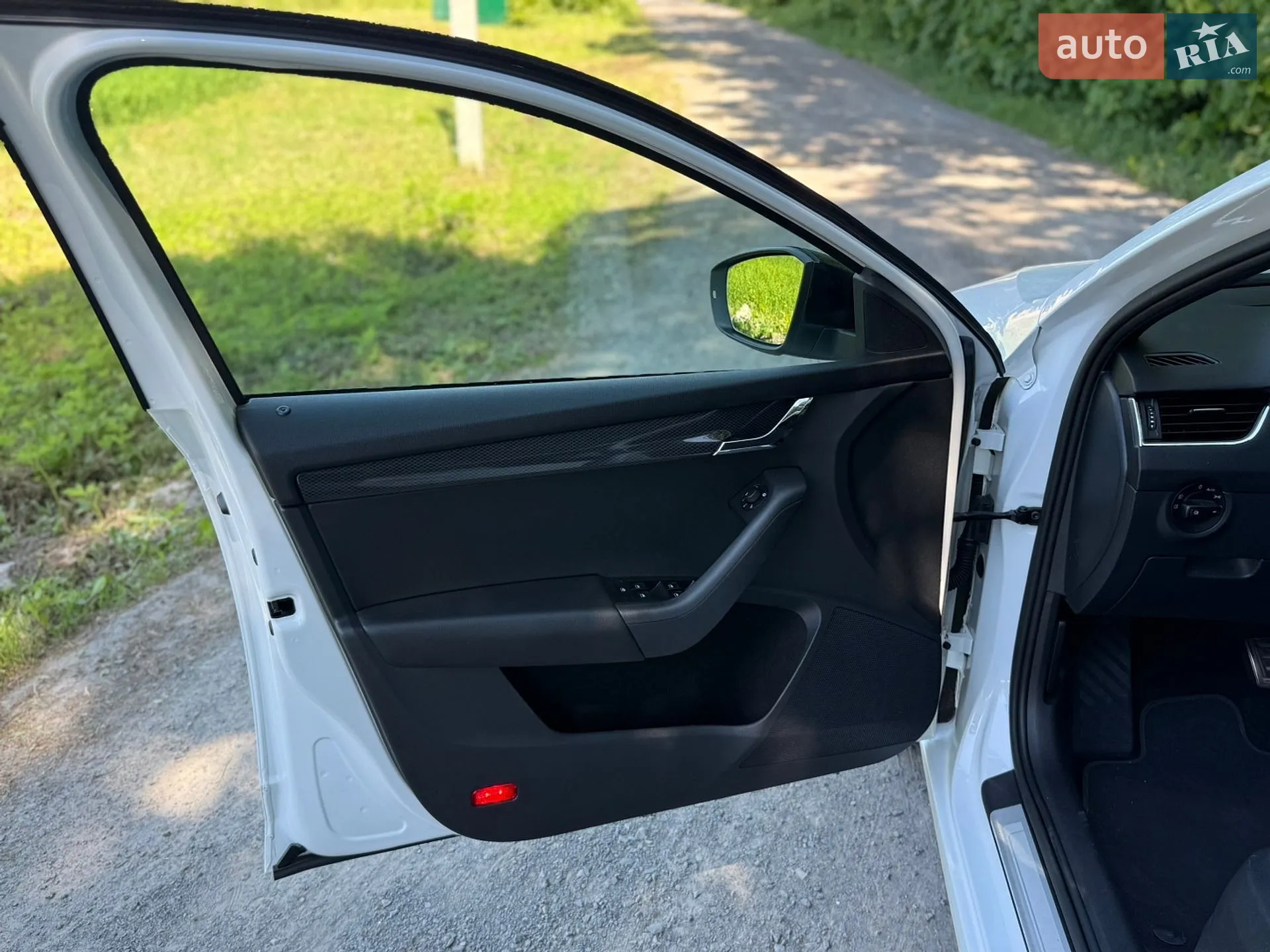 2016 Skoda Octavia - мініатюра 16