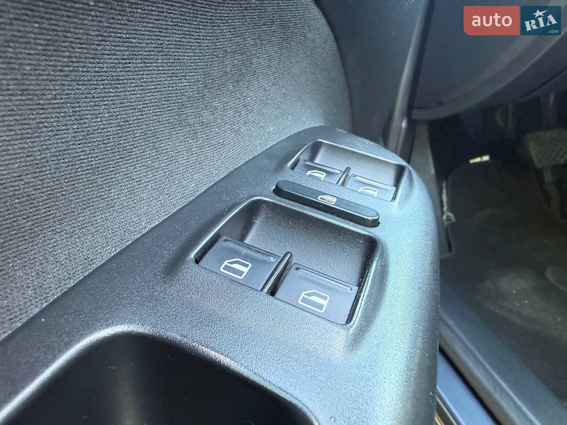 2011 Skoda Octavia - мініатюра 12