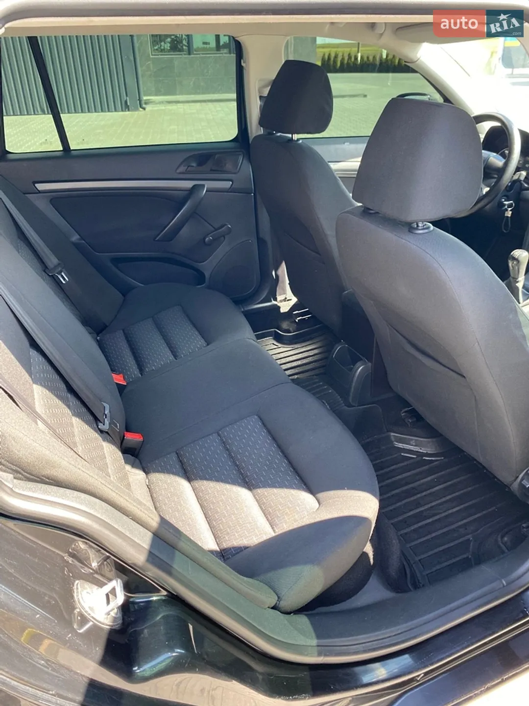 2010 Skoda Octavia - мініатюра 16