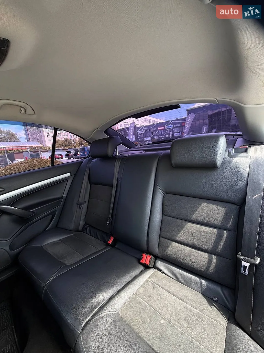 2010 Skoda Octavia - мініатюра 12