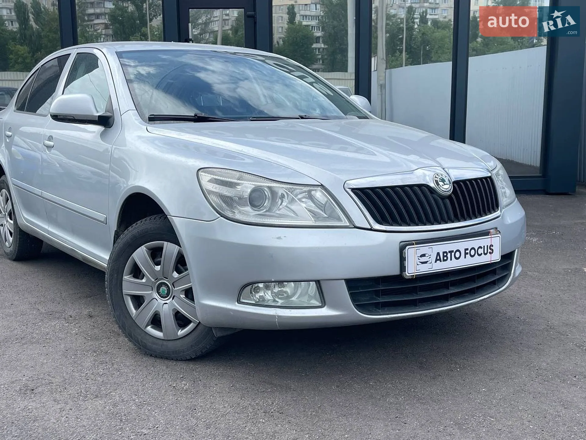 2010 Skoda Octavia - мініатюра 2