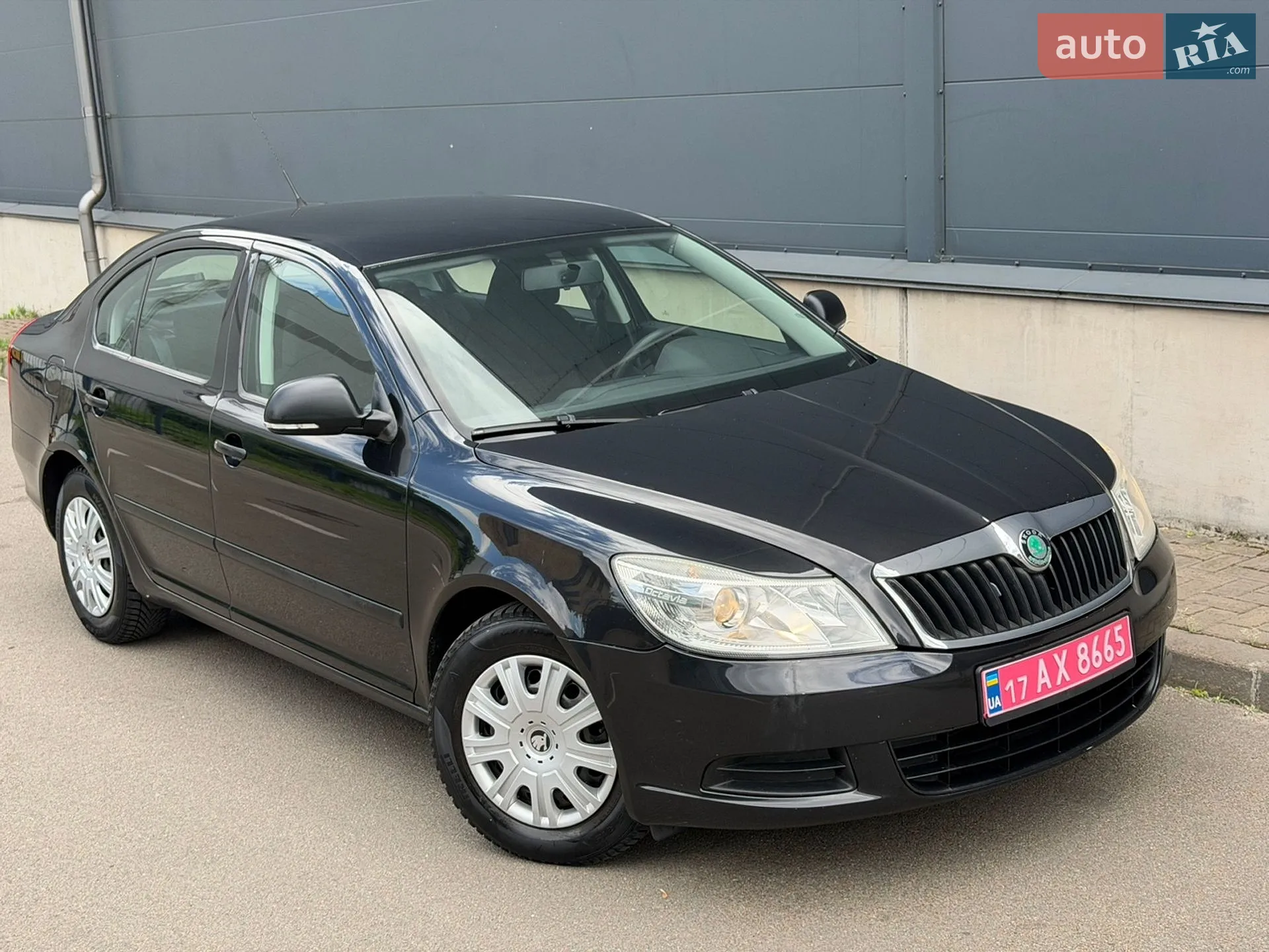 2010 Skoda Octavia - мініатюра 2