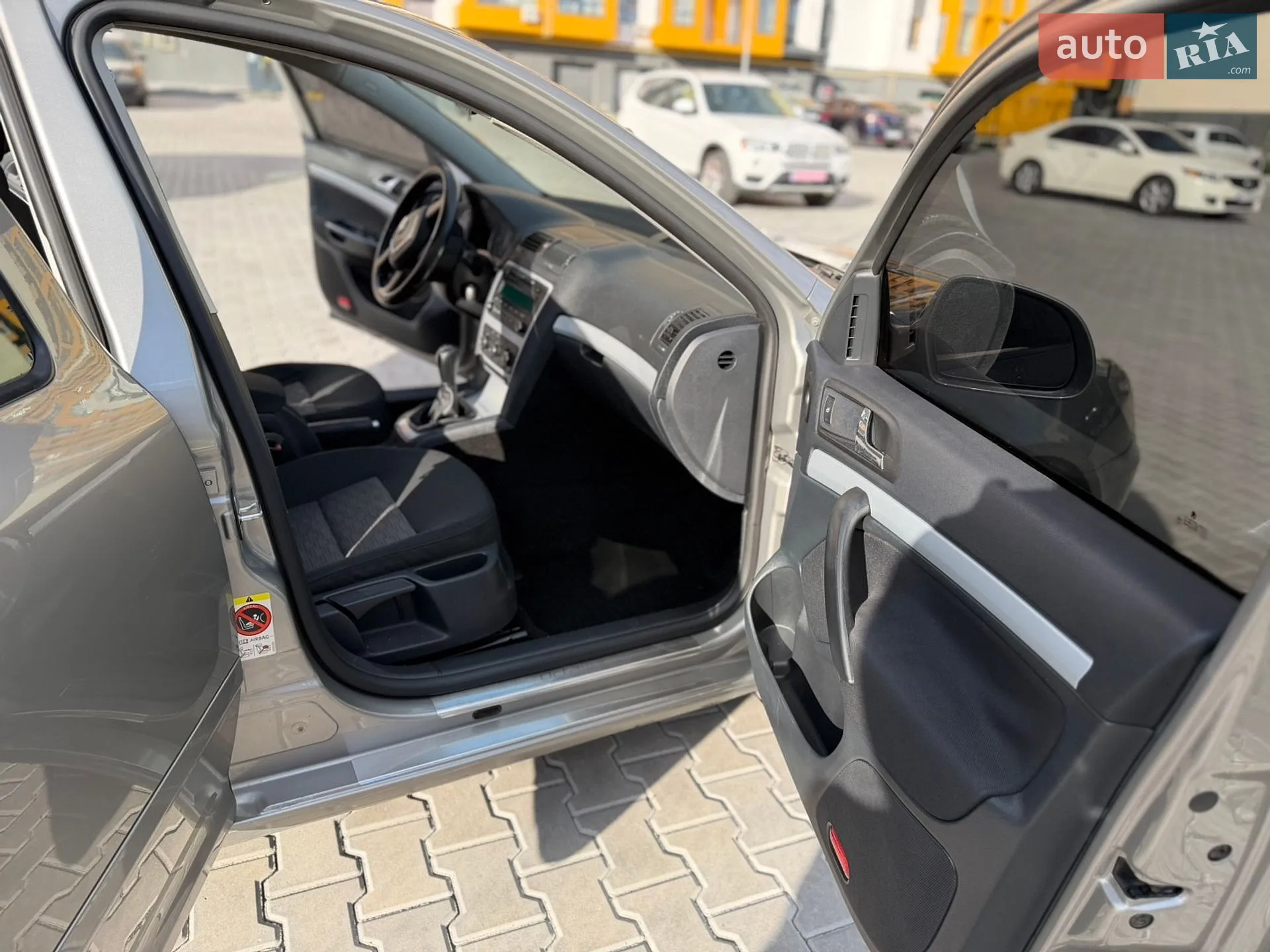 2010 Skoda Octavia - мініатюра 18