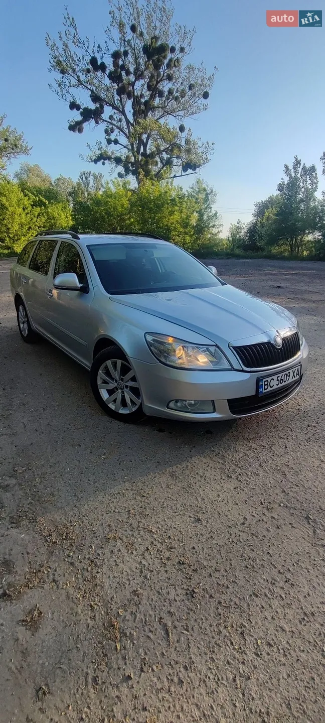 2010 Skoda Octavia - мініатюра 4