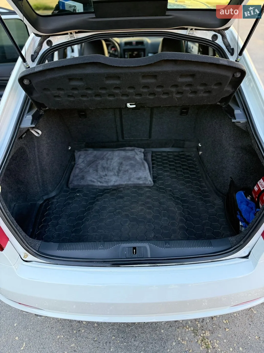 2011 Skoda Octavia - мініатюра 10