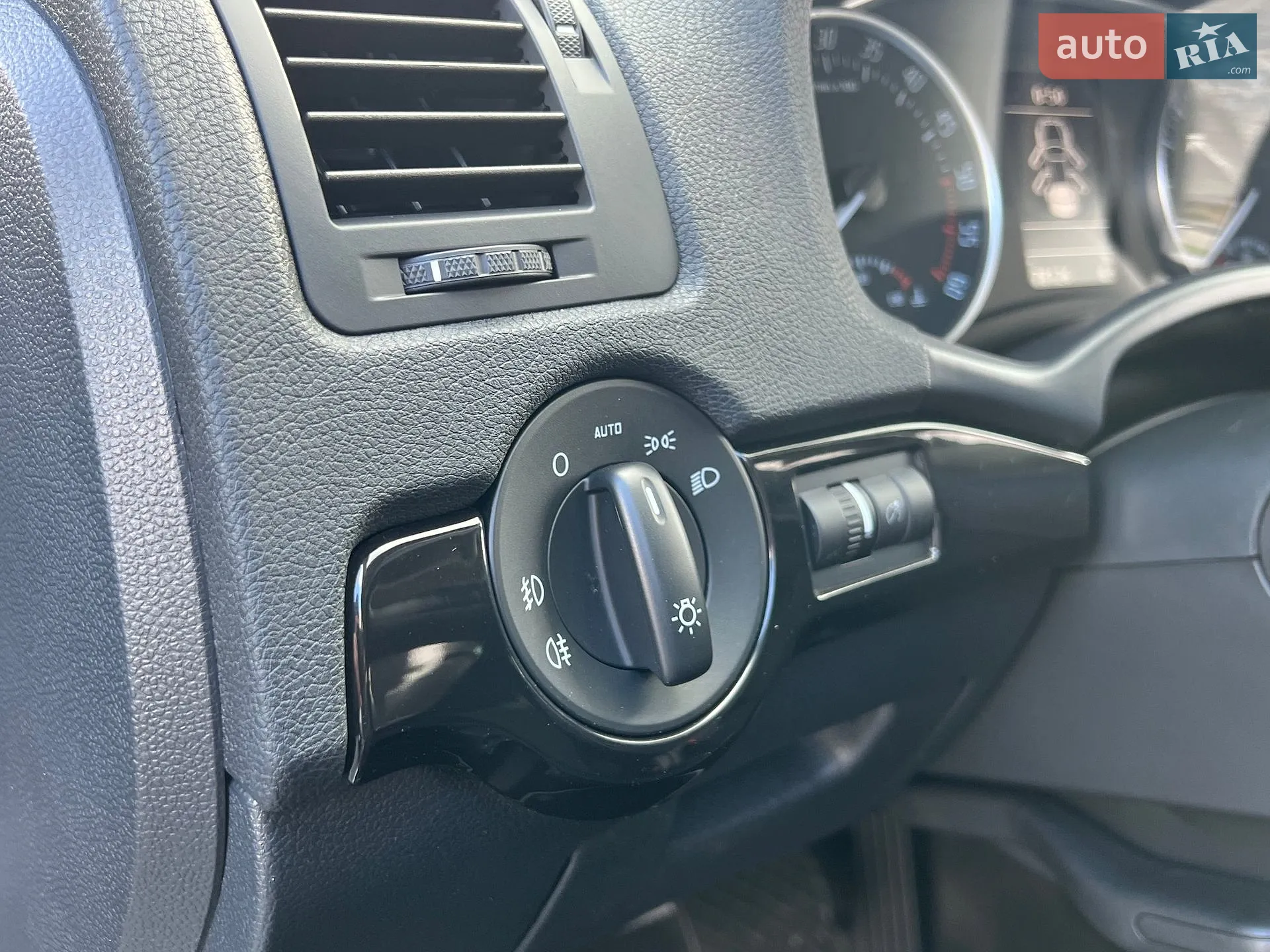 2011 Skoda Octavia - мініатюра 82