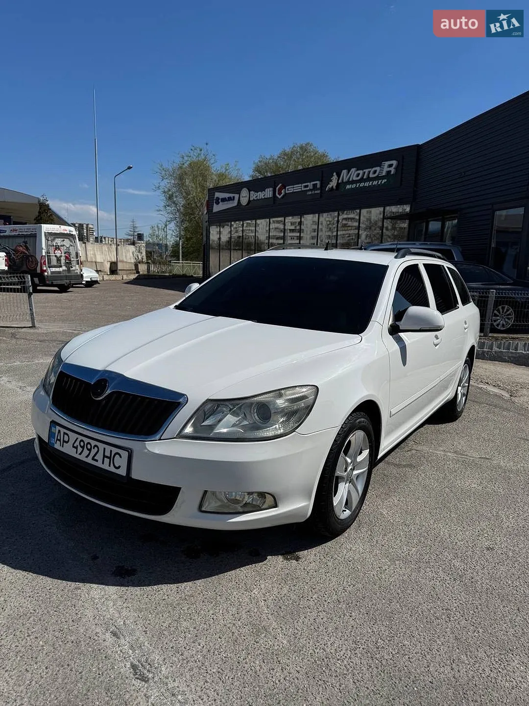 2010 Skoda Octavia - мініатюра 2