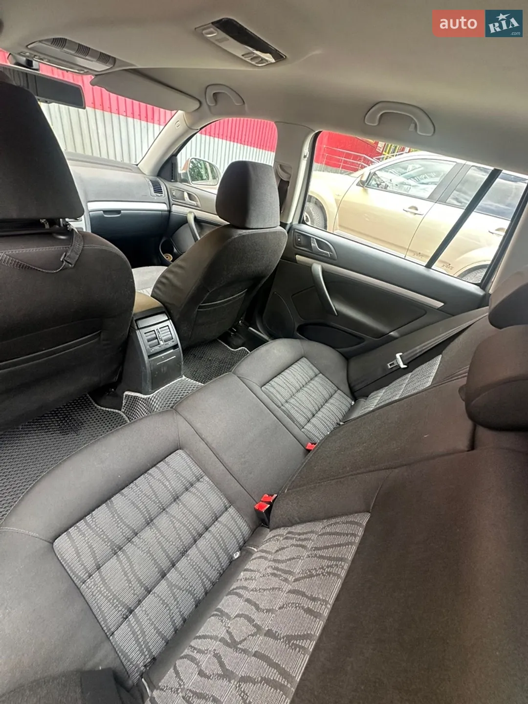 2011 Skoda Octavia - мініатюра 32