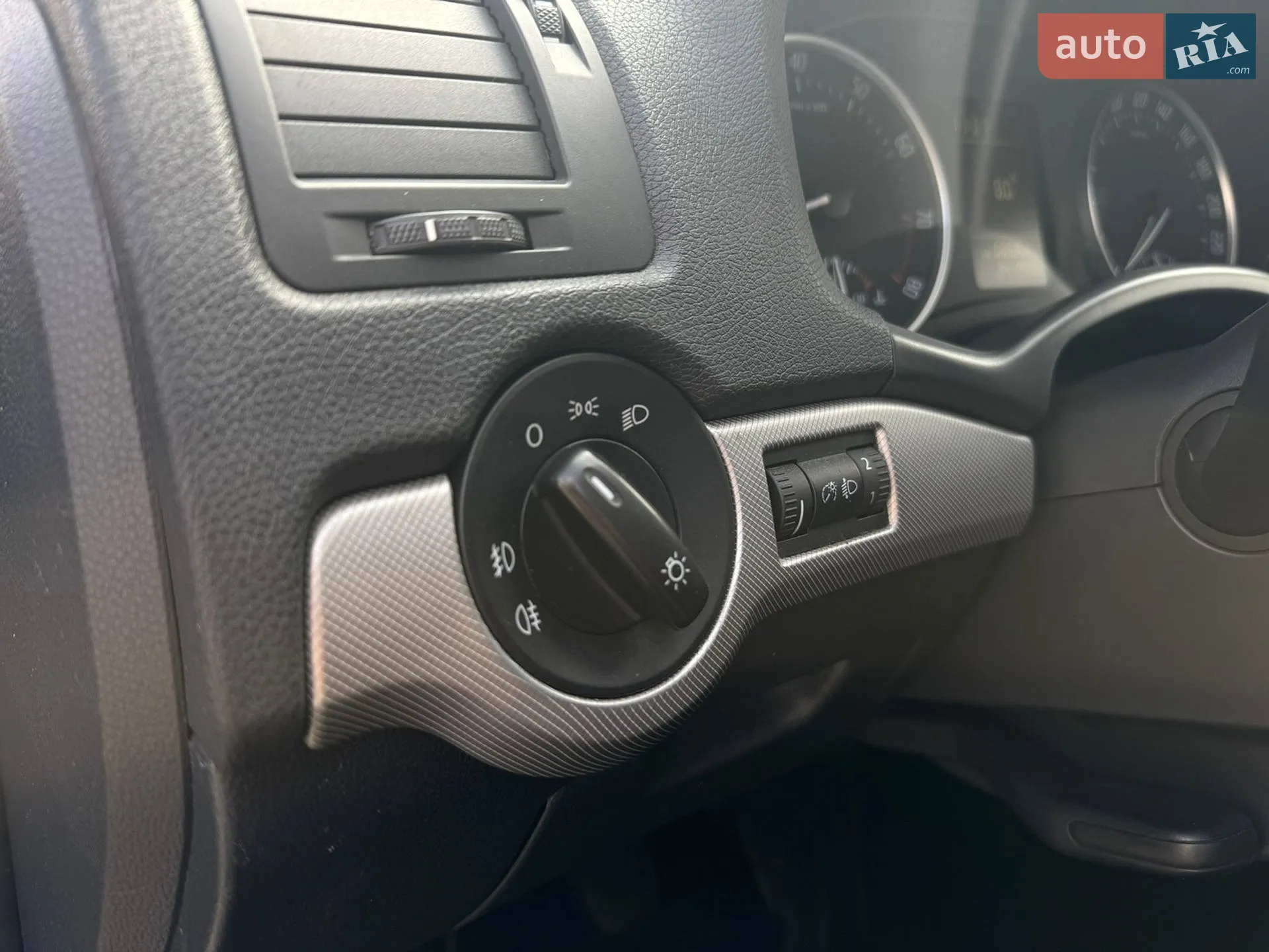2011 Skoda Octavia - мініатюра 13