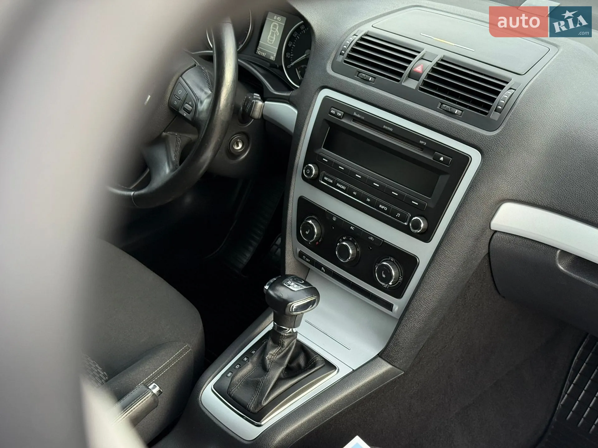 2010 Skoda Octavia - мініатюра 59