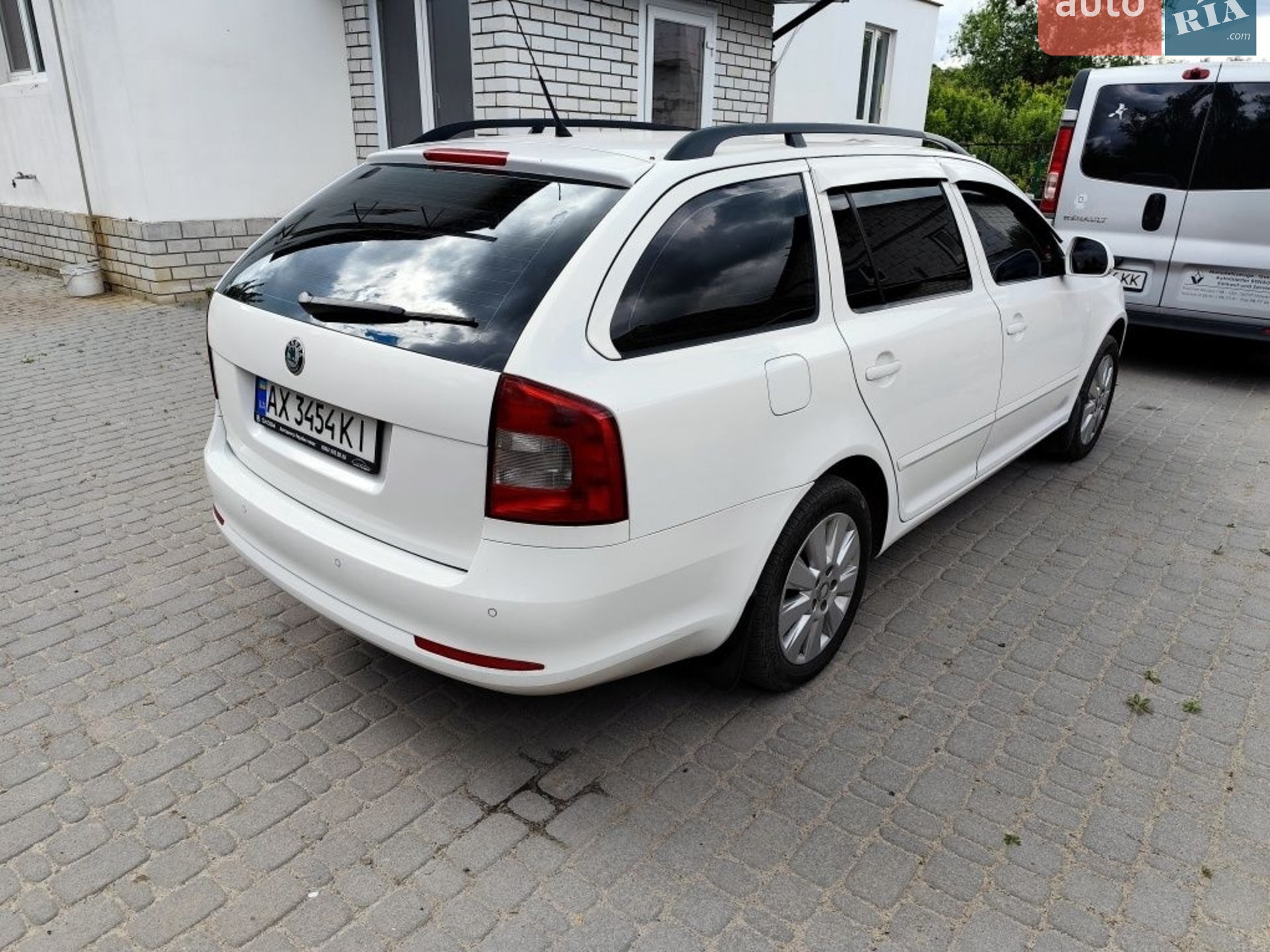 2010 Skoda Octavia - мініатюра 2
