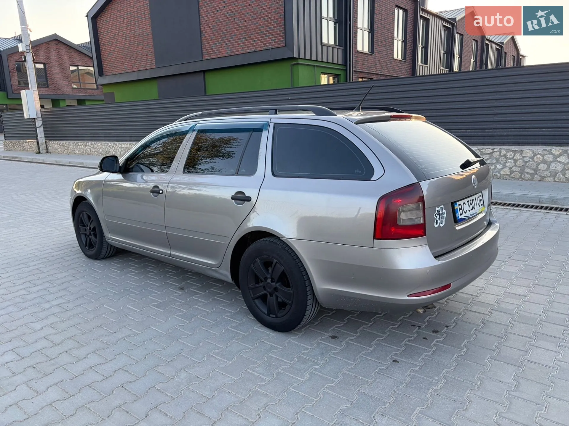 2010 Skoda Octavia - мініатюра 12