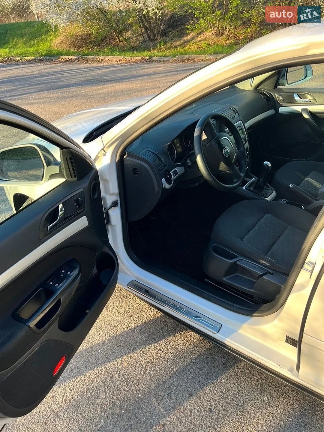2010 Skoda Octavia - мініатюра 19
