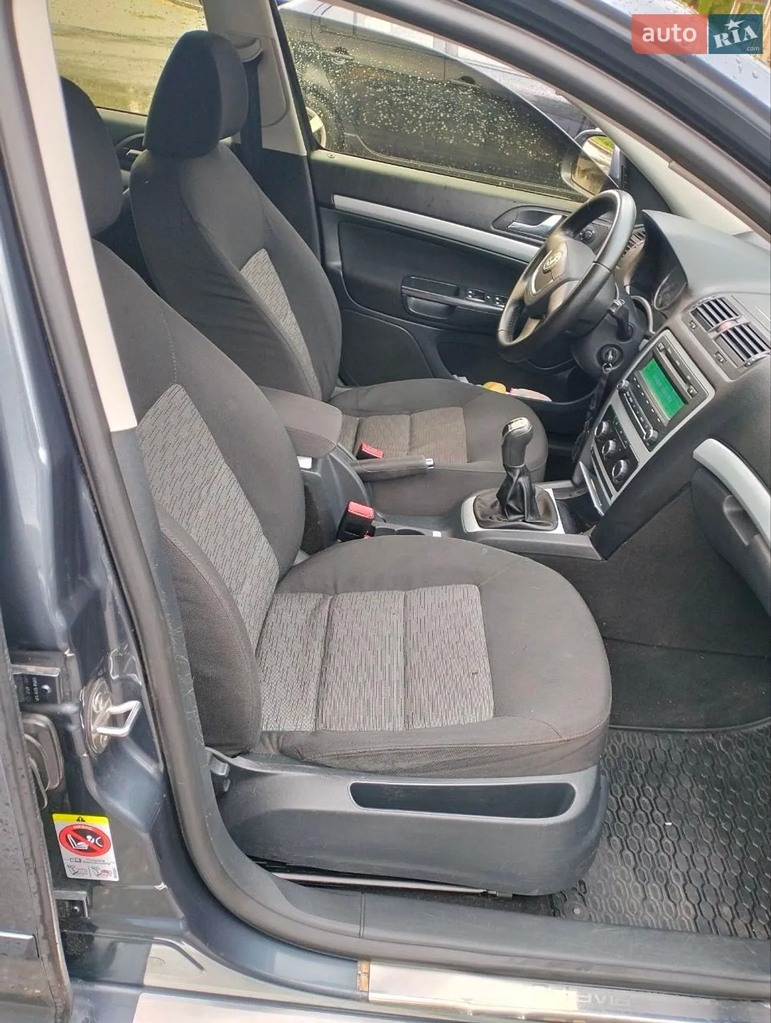 2010 Skoda Octavia - мініатюра 28