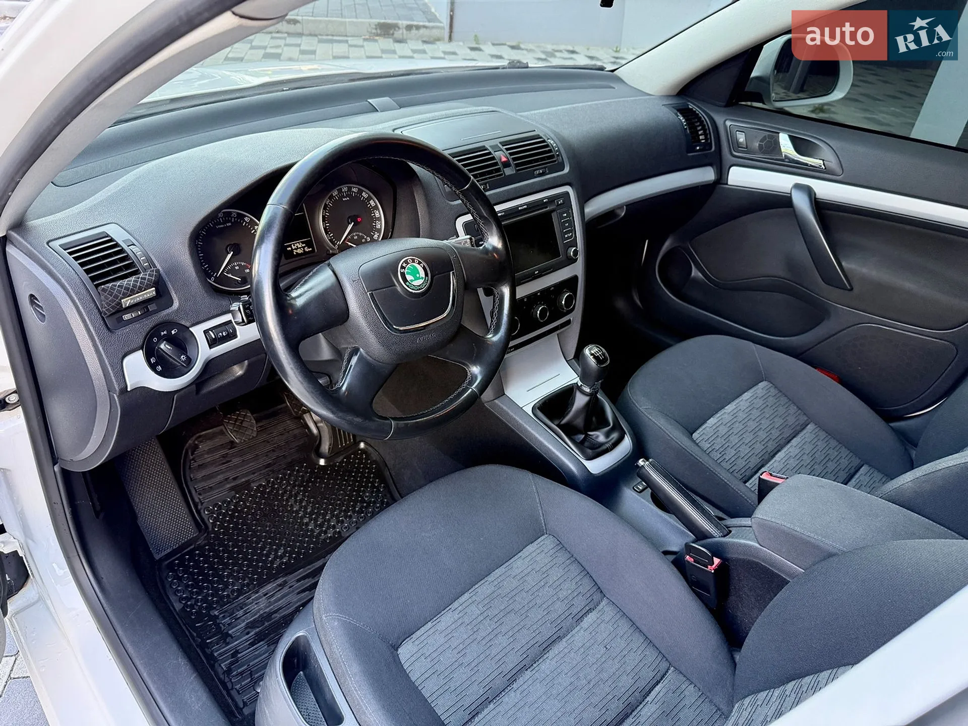2011 Skoda Octavia - мініатюра 23