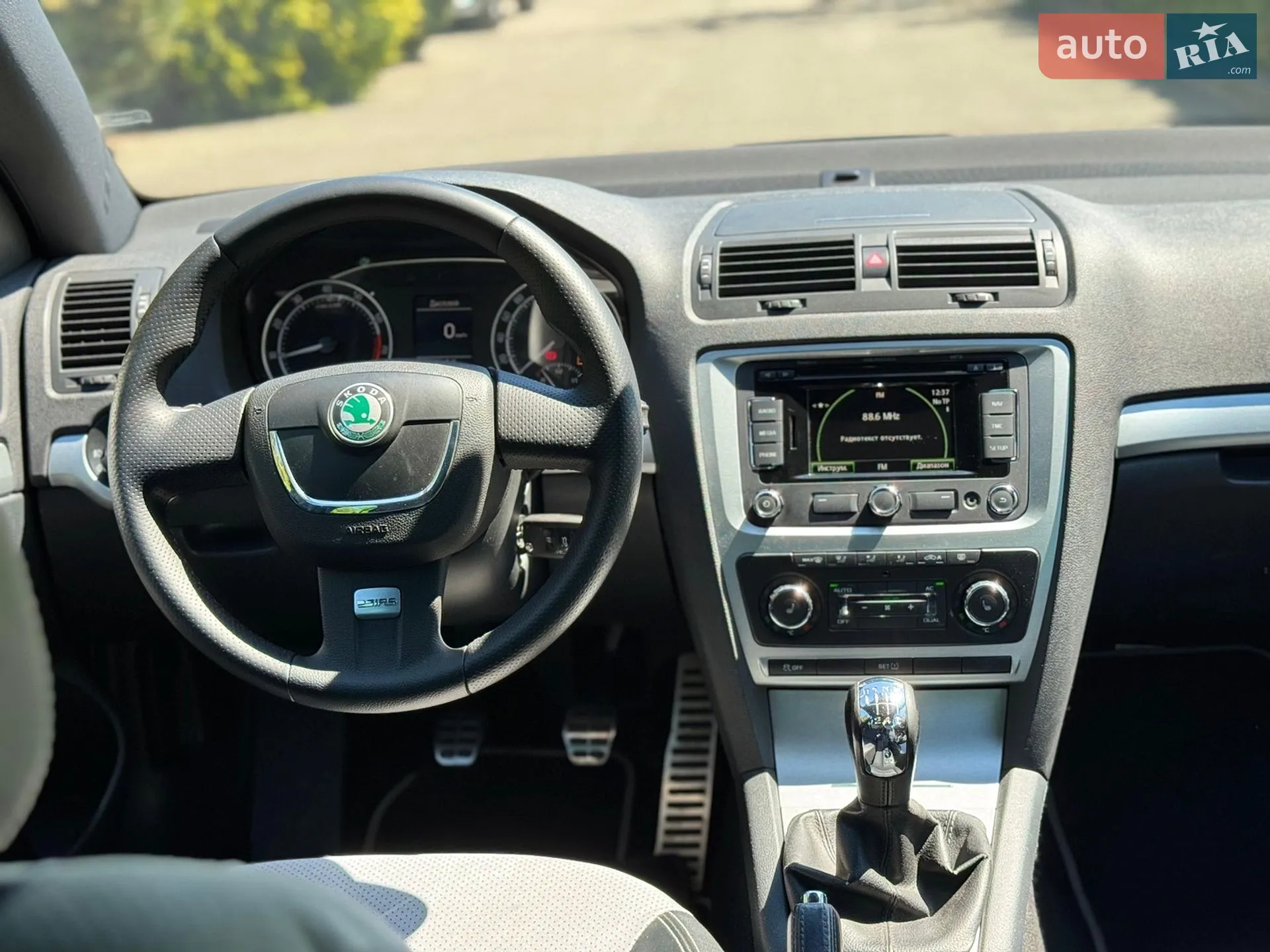 2010 Skoda Octavia - мініатюра 37