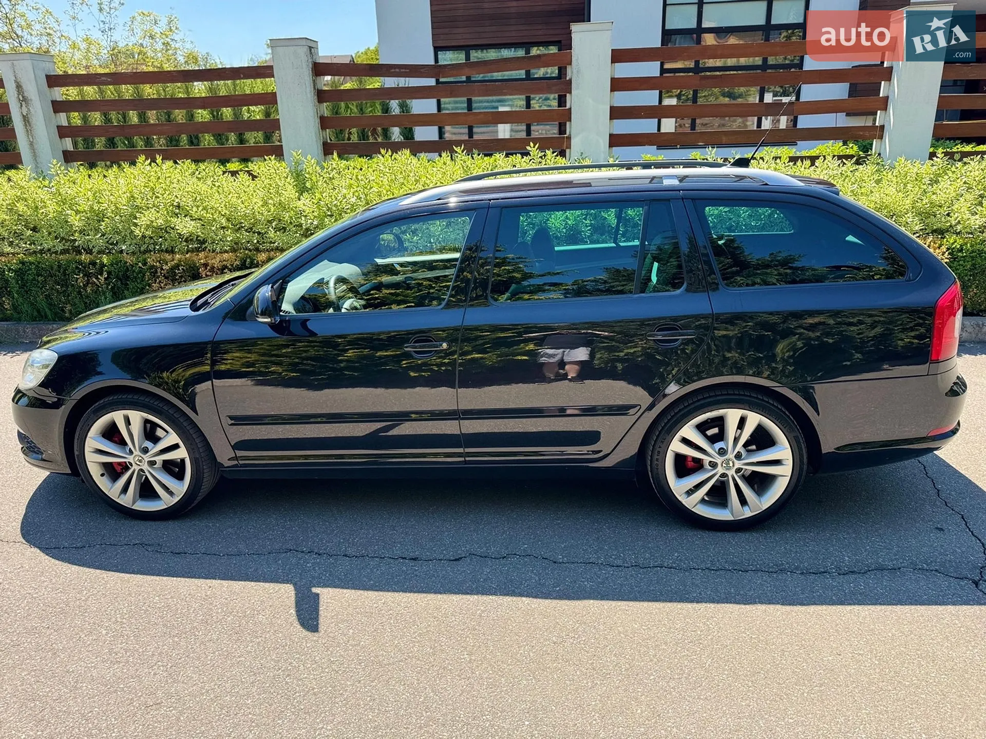 2010 Skoda Octavia - мініатюра 87