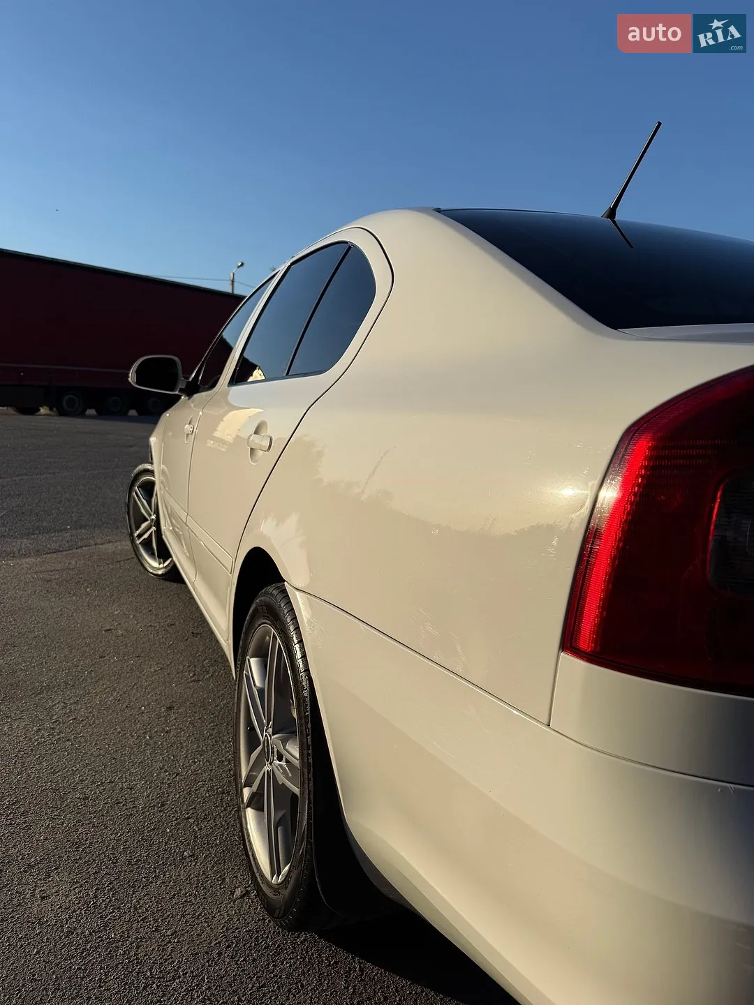 2011 Skoda Octavia - мініатюра 8