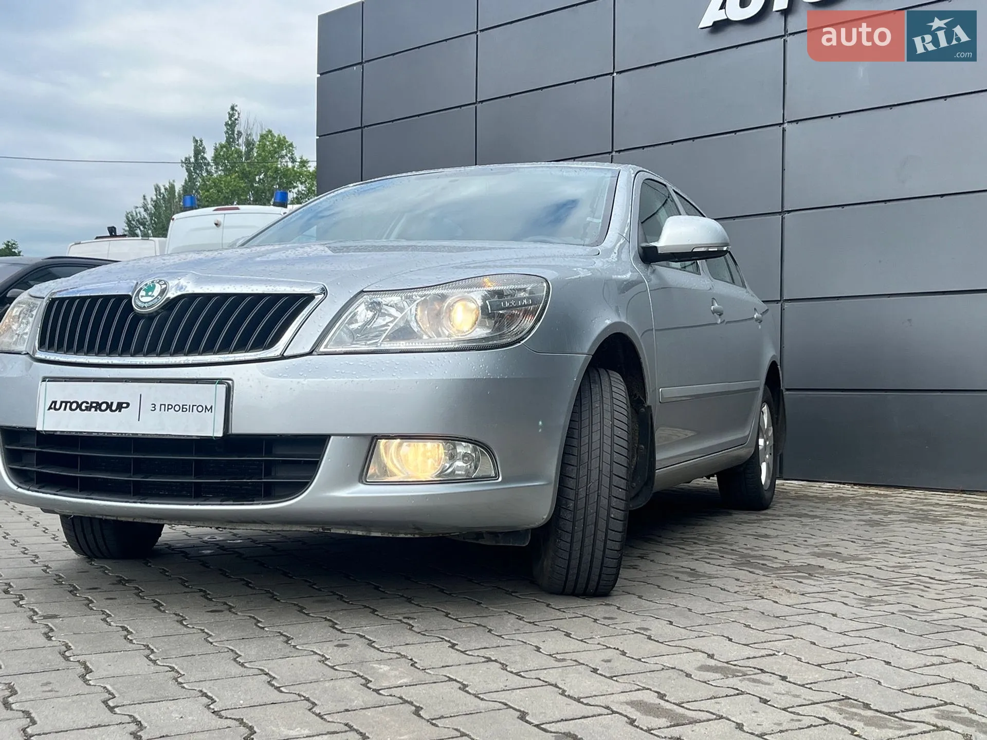 2011 Skoda Octavia - мініатюра 2