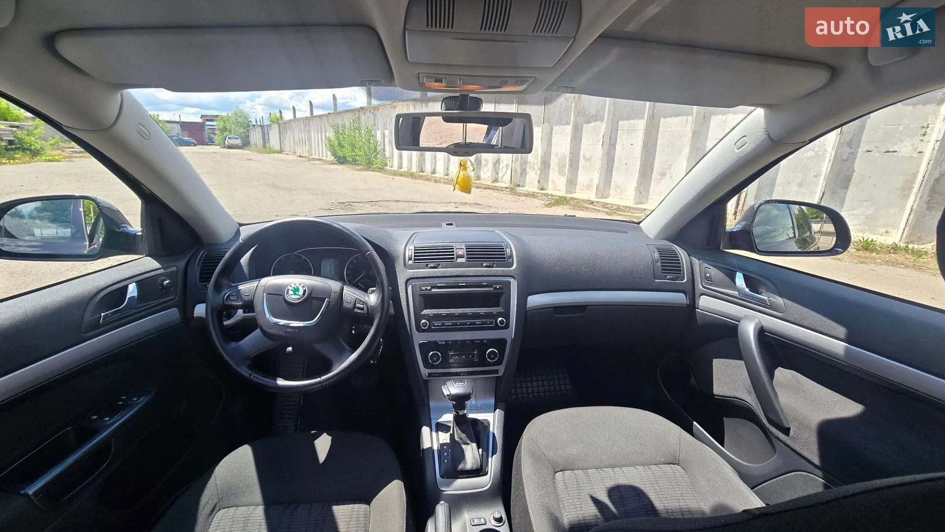2010 Skoda Octavia - мініатюра 8