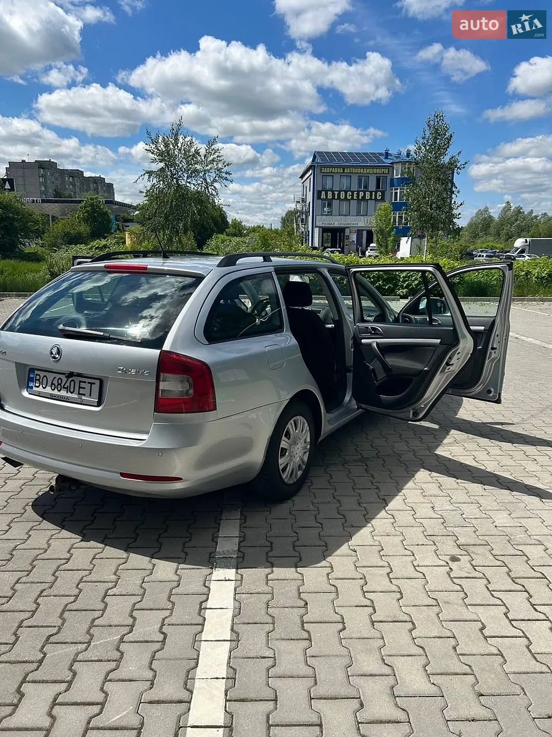 2010 Skoda Octavia - мініатюра 15
