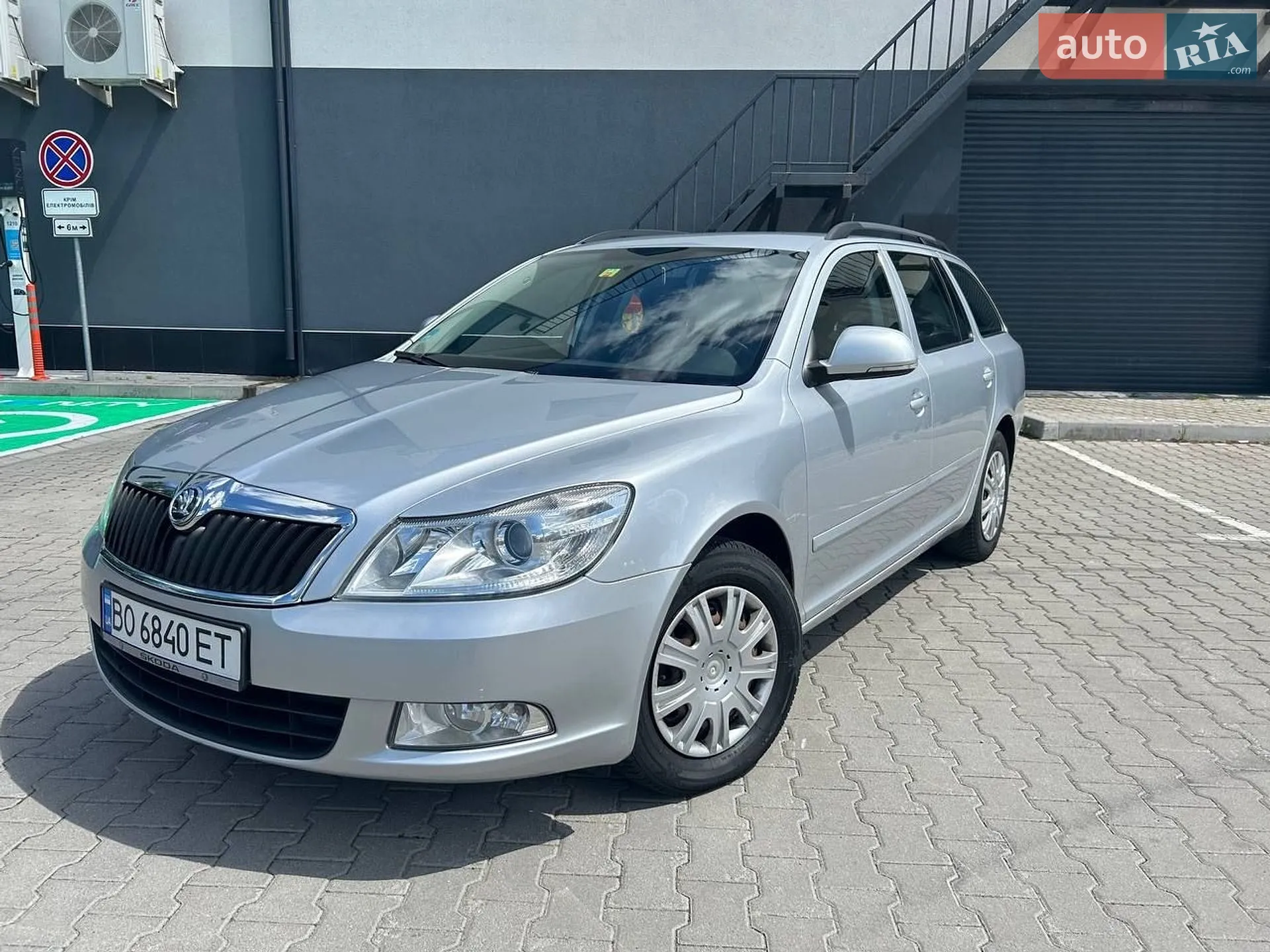 2010 Skoda Octavia - мініатюра 38