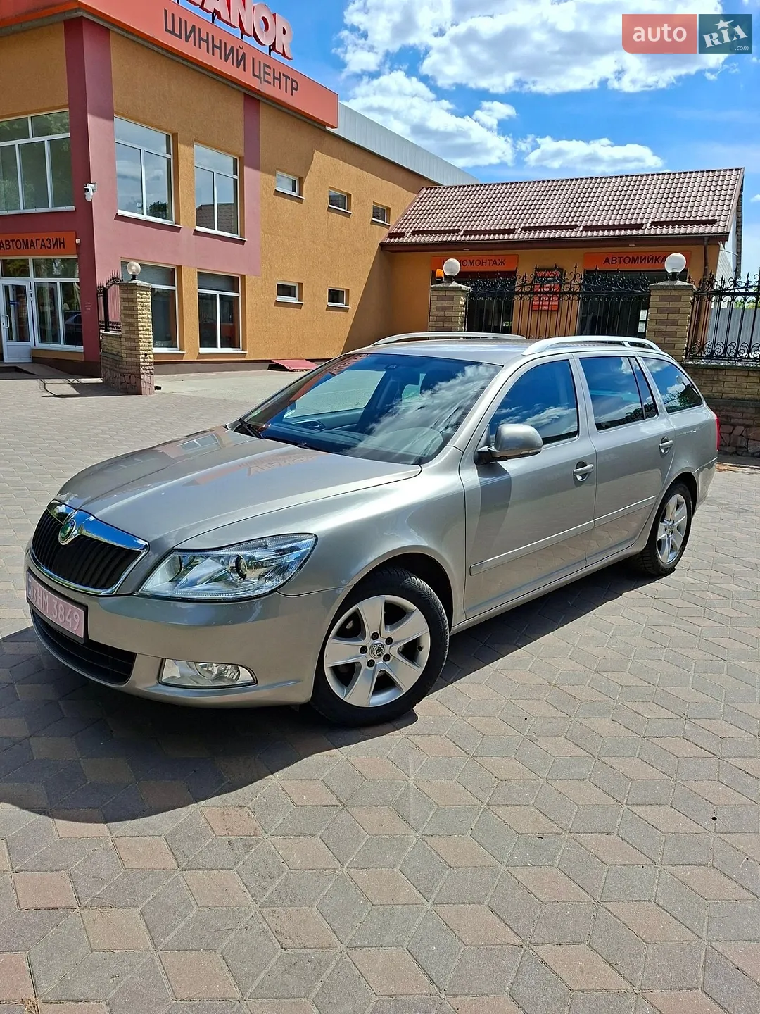 2011 Skoda Octavia - мініатюра 2