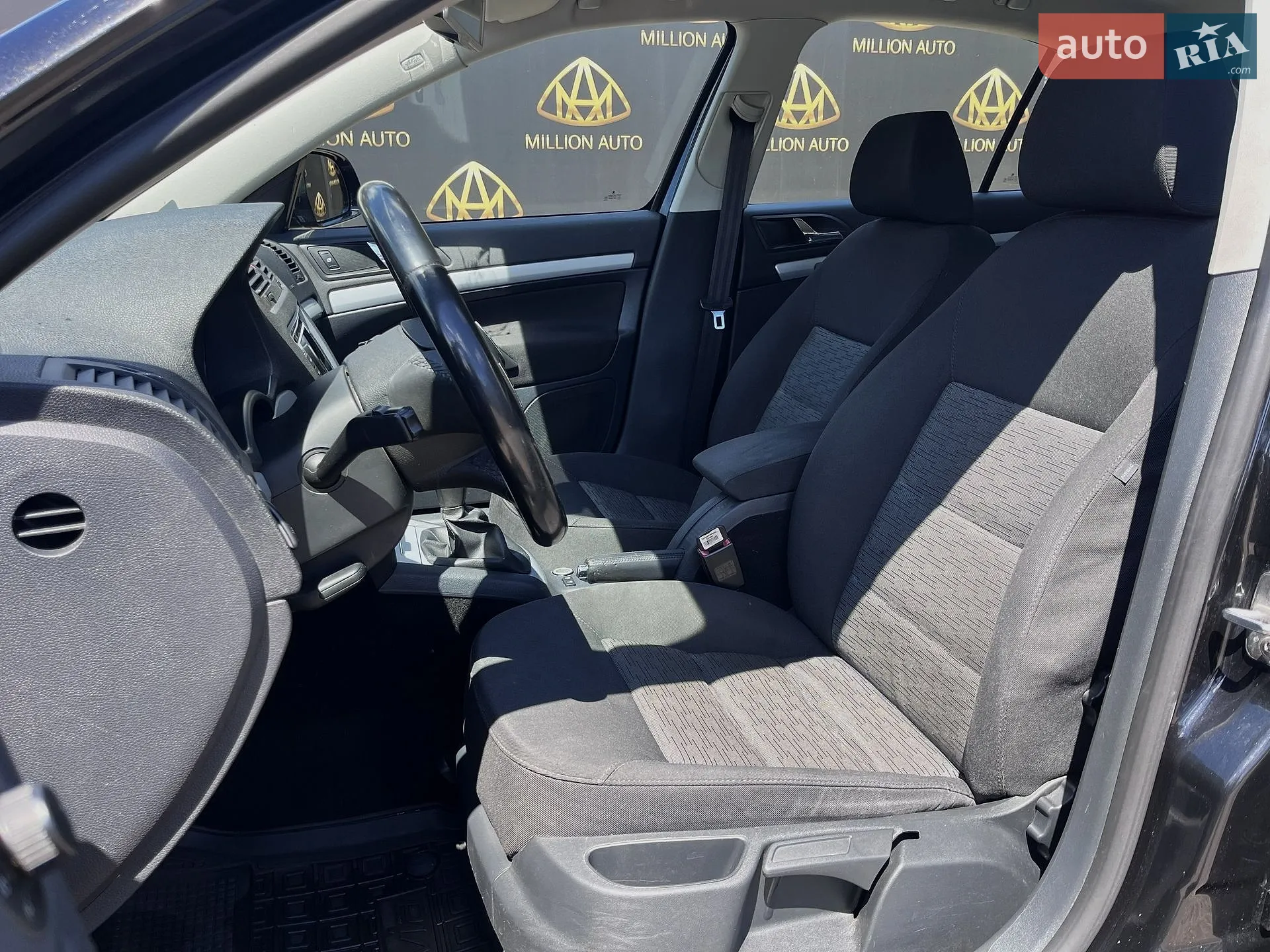 2010 Skoda Octavia - мініатюра 9