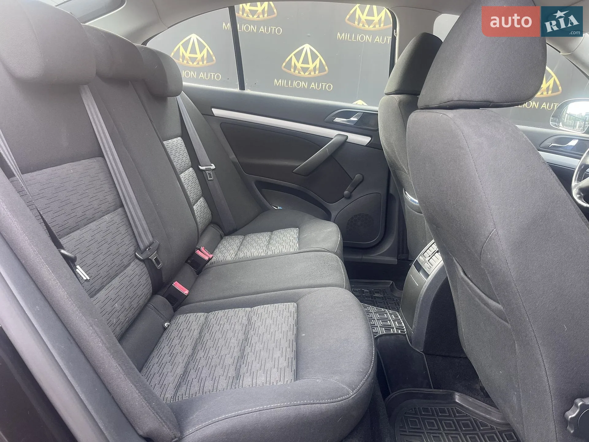 2010 Skoda Octavia - мініатюра 11