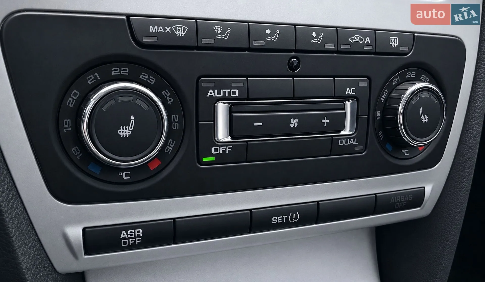 2010 Skoda Octavia - мініатюра 21