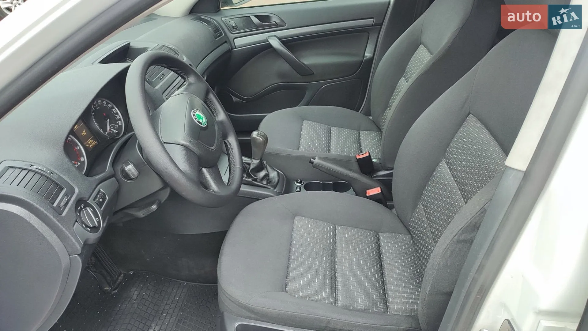 2011 Skoda Octavia - мініатюра 48