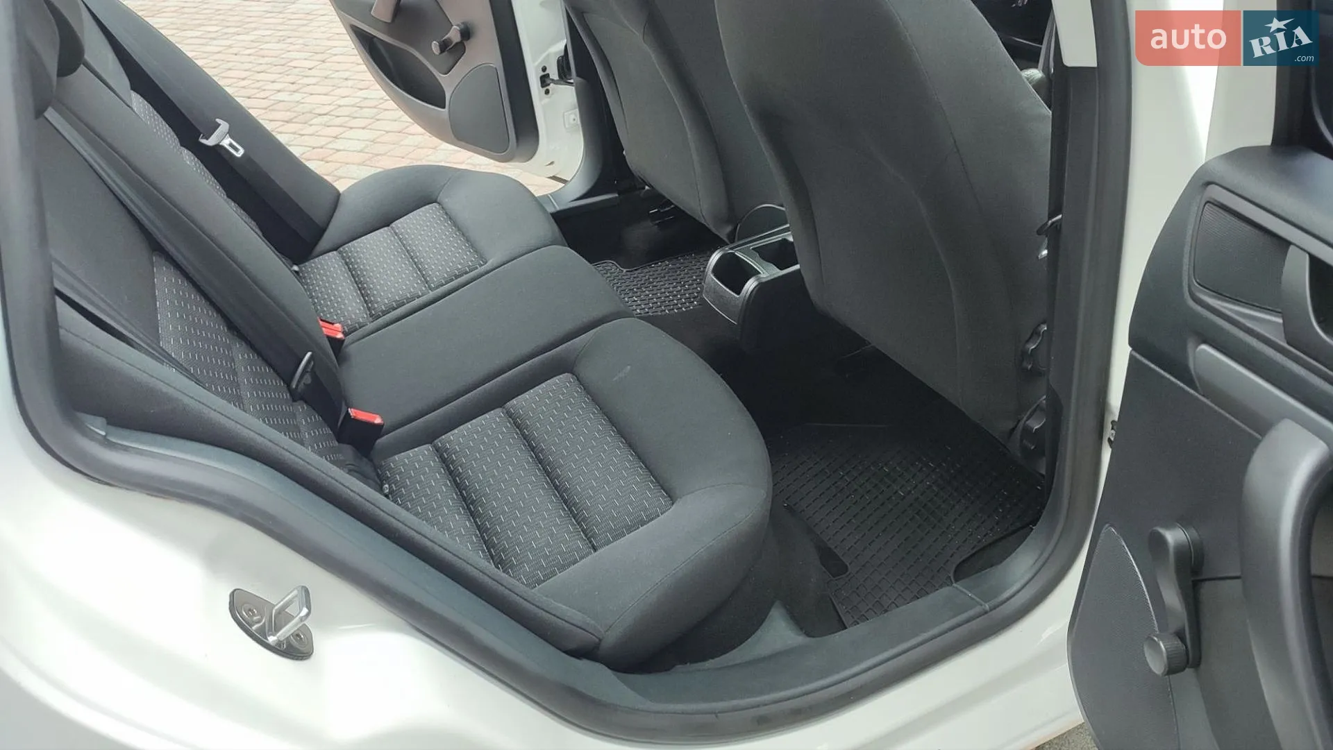 2011 Skoda Octavia - мініатюра 60
