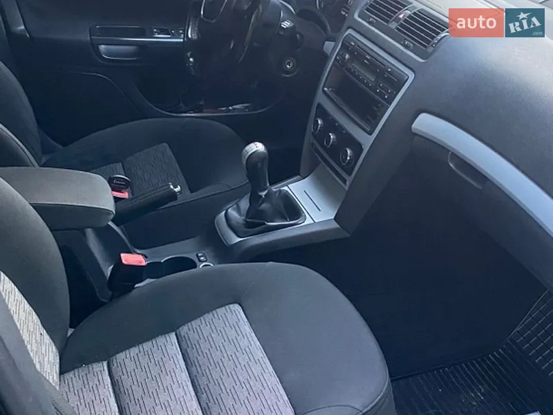 Skoda Octavia 2010 VIN TMBKK61Z3A2042414 фото оголошення 3 з 48