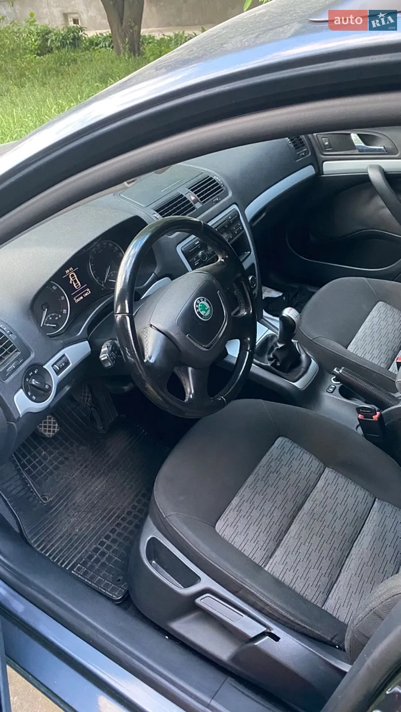 2010 Skoda Octavia - мініатюра 8