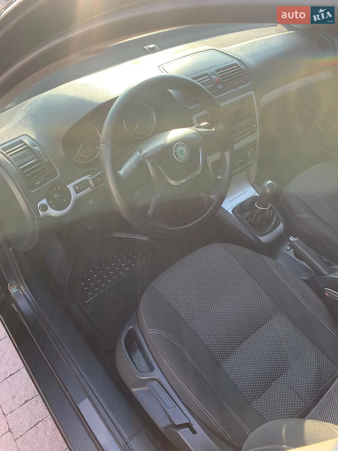 2010 Skoda Octavia - мініатюра 10