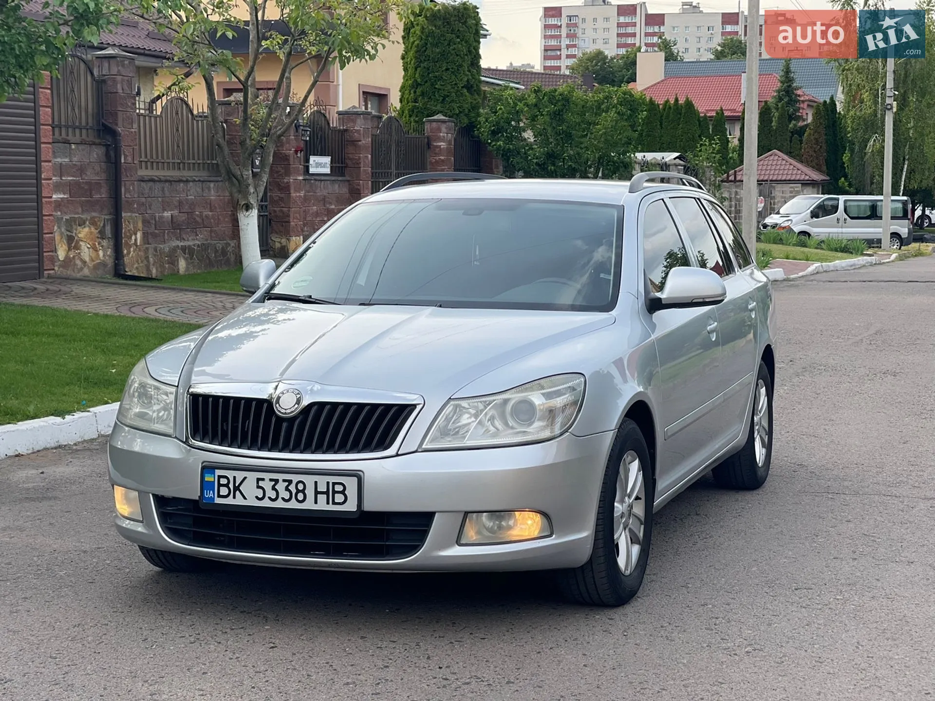 2010 Skoda Octavia - мініатюра 2