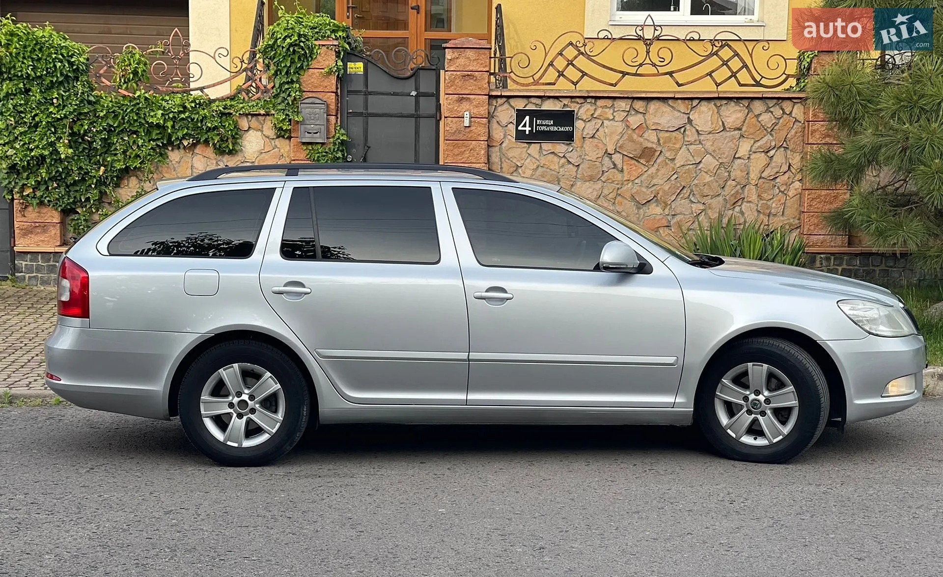 2010 Skoda Octavia - мініатюра 8