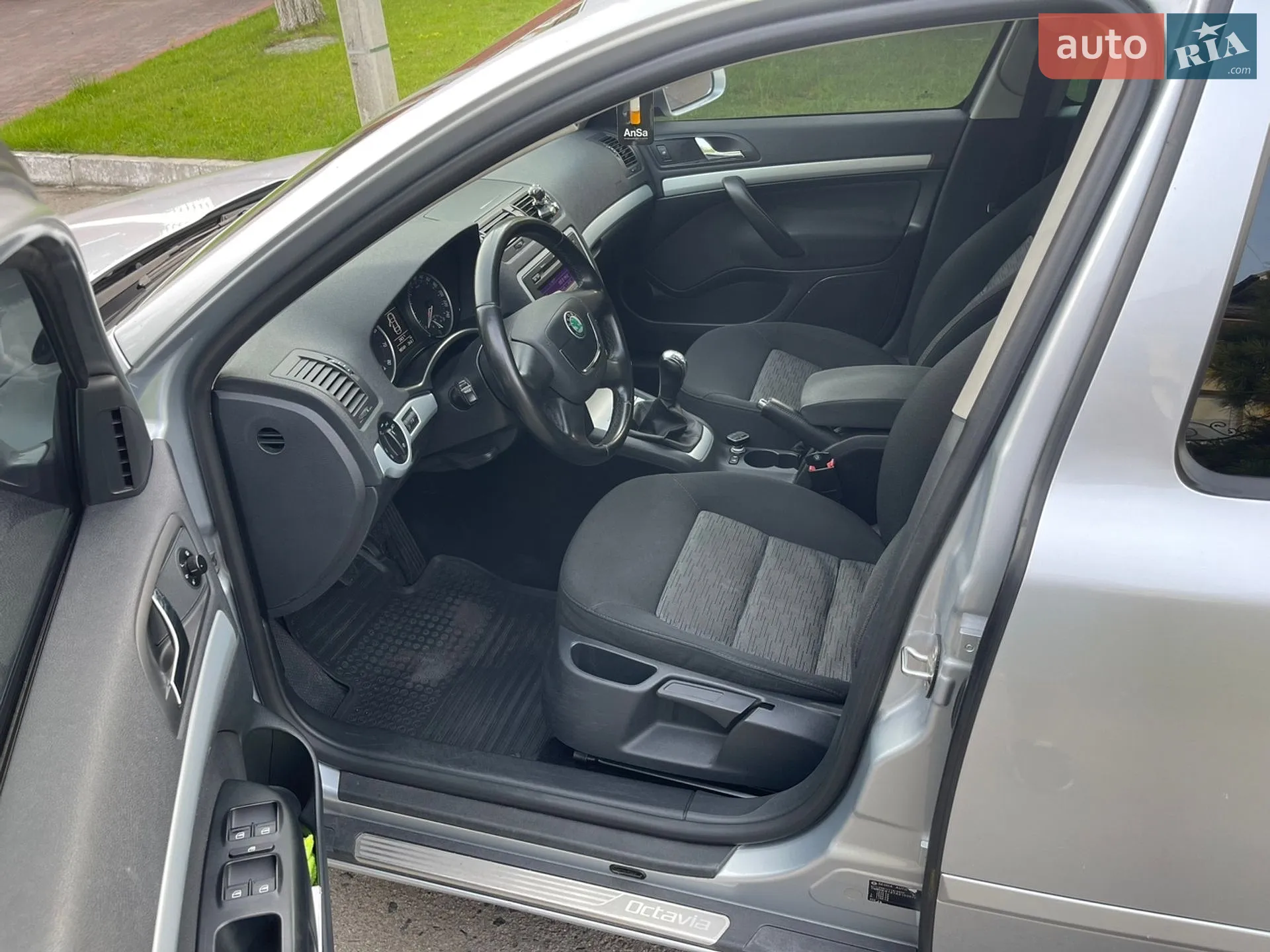 2010 Skoda Octavia - мініатюра 9