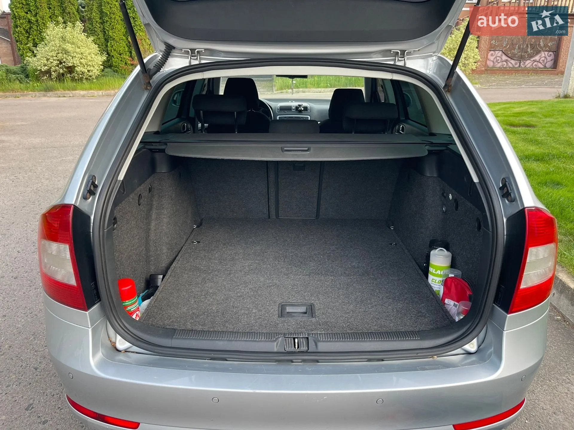 2010 Skoda Octavia - мініатюра 12