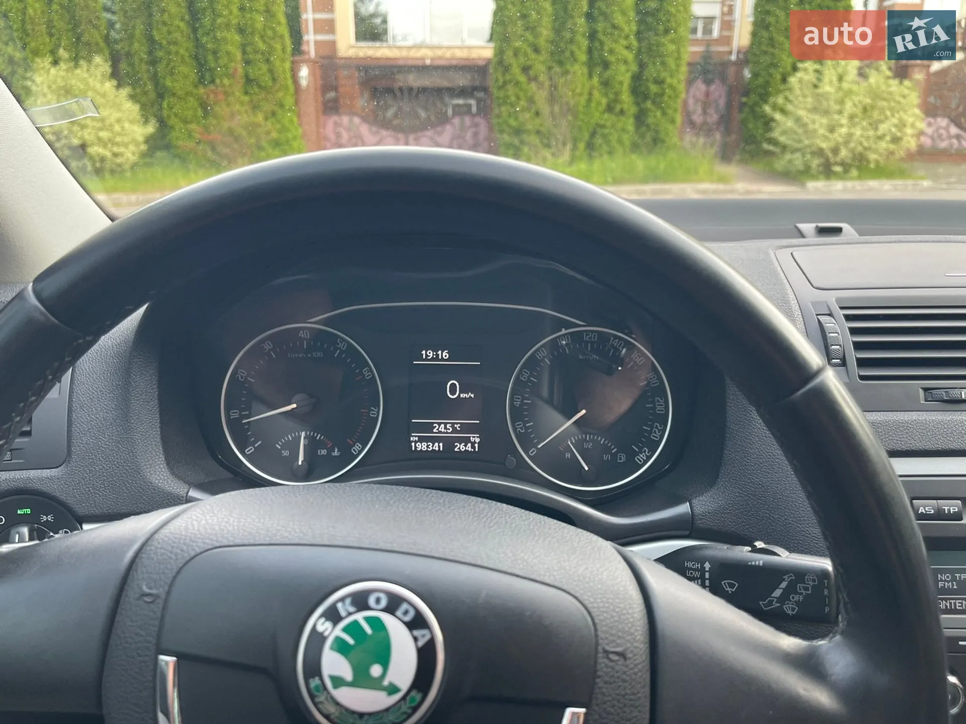 2010 Skoda Octavia - мініатюра 14