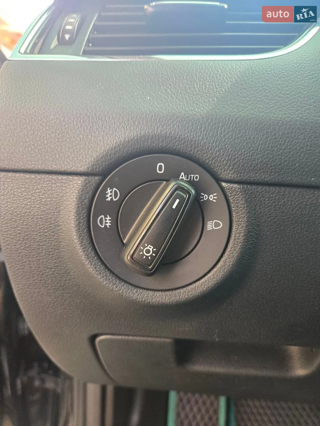 Skoda Octavia 2016 VIN TMBJJ7NE7G0201080 фото оголошення 13 з 34