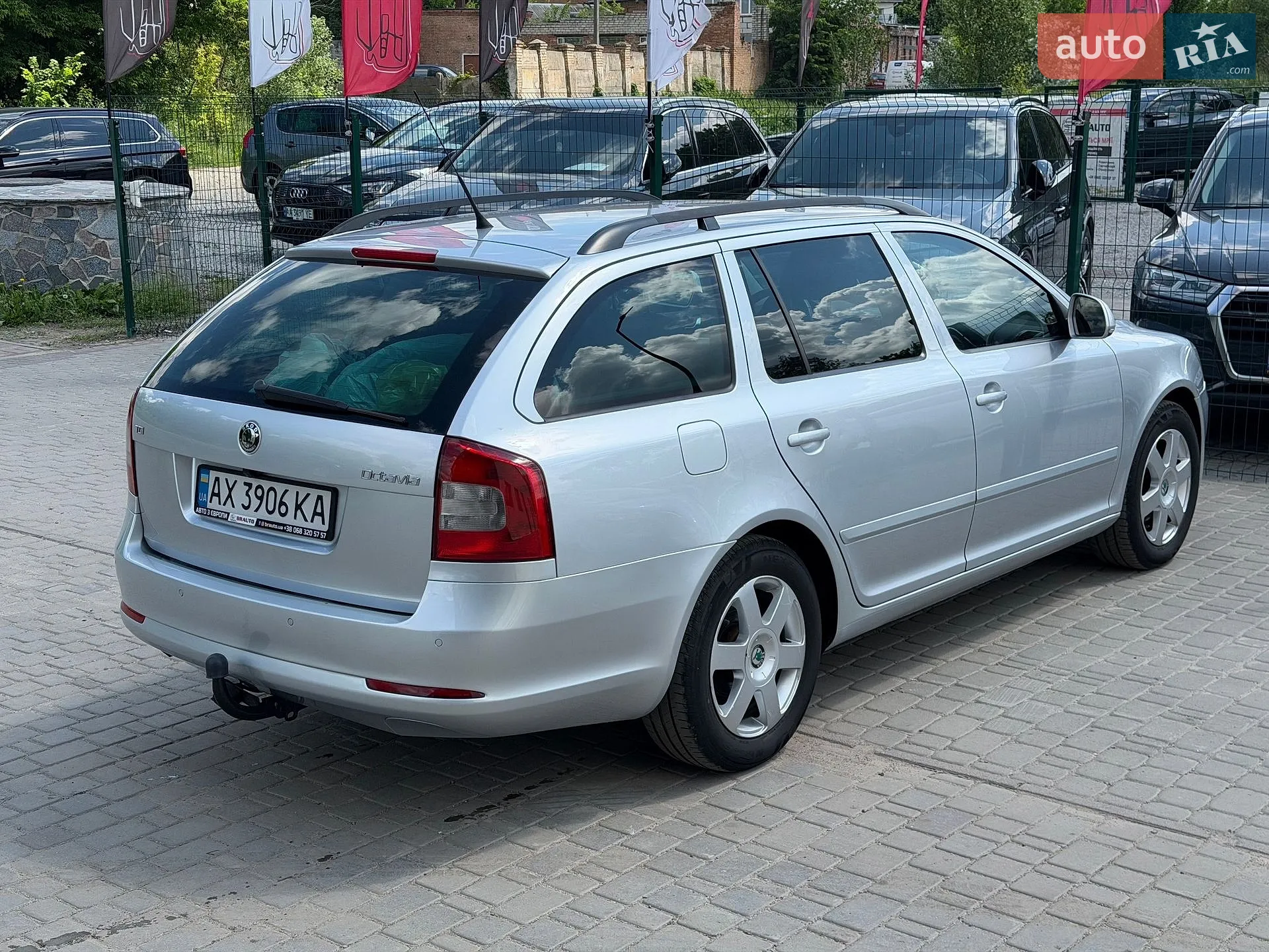 2010 Skoda Octavia - мініатюра 14
