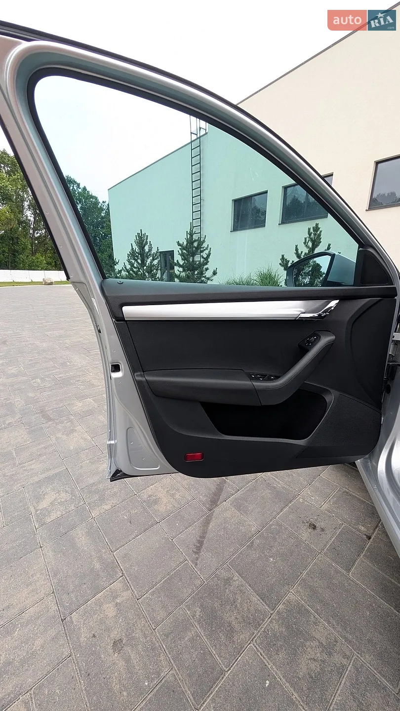 2017 Skoda Octavia - мініатюра 24