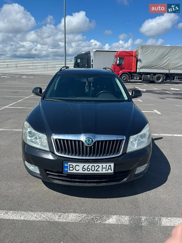 2010 Skoda Octavia - мініатюра 38